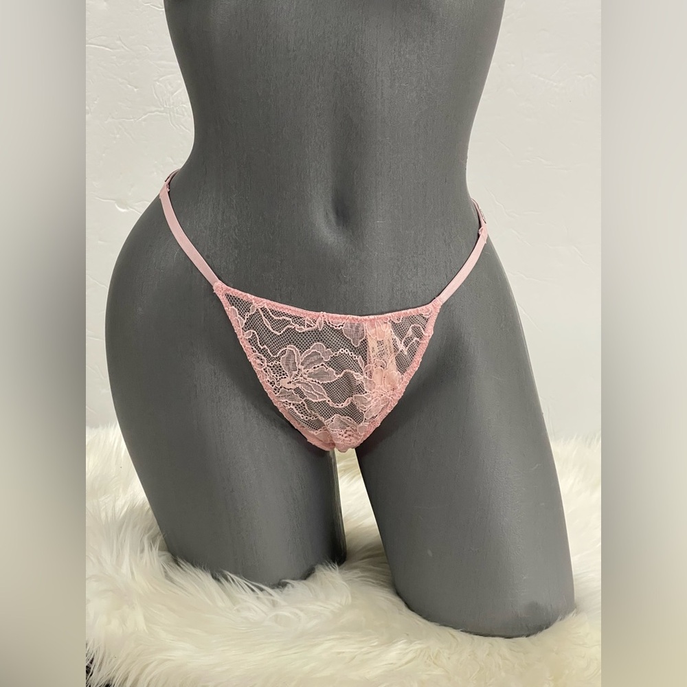 Victoria’s Secret Very Sexy Shine Strap Lace V-String Panty Thong Underwear. NWT